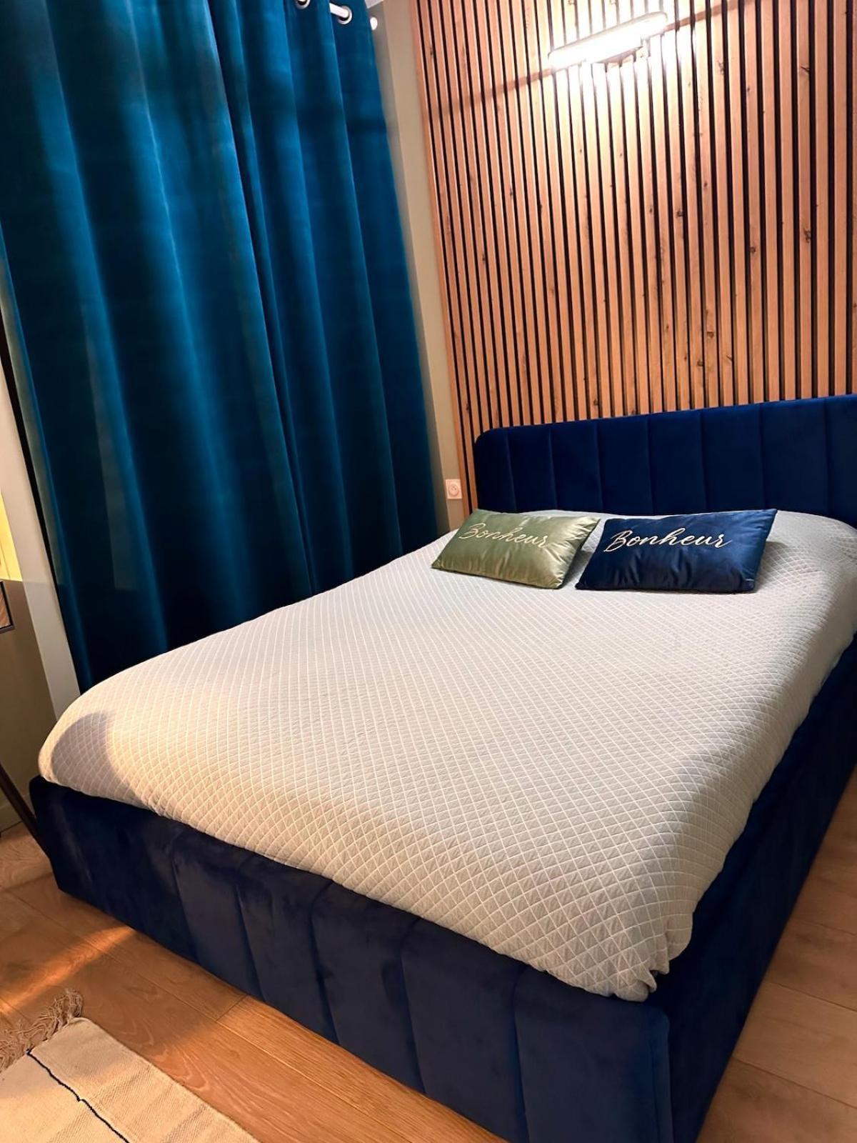 Un Appartement En Centre Ville , A 2 Pas Du Chateau De Villers Cotterets Buitenkant foto